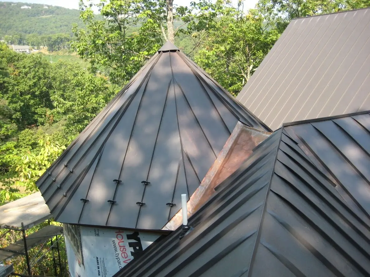 Professional Gutter Cleaning by Craftsman Roofing in Silverlake